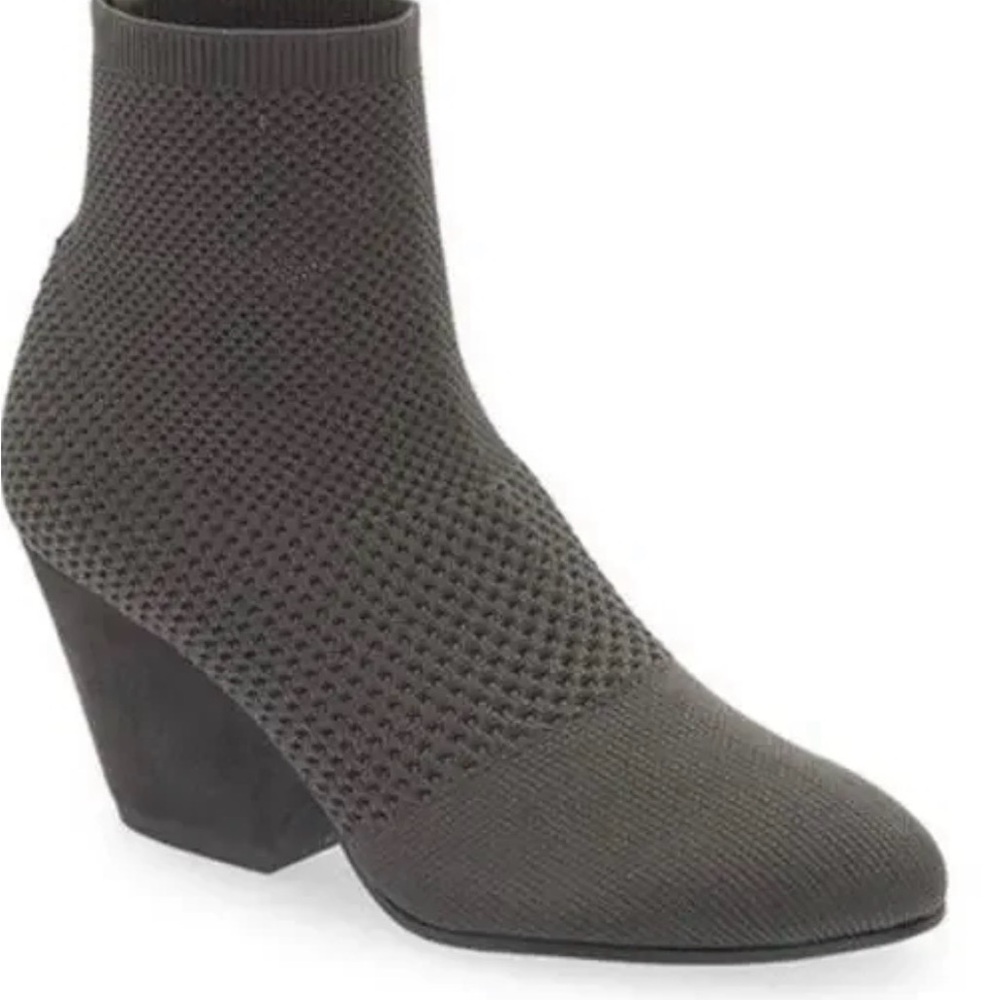 Eileen Fisher Graphite Gray Dahlia Sock Bootie Sz.5 NWOB
